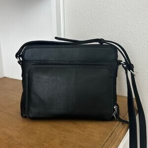 ili New York Black 100% leather exterior RFID protected crossbody purse travel